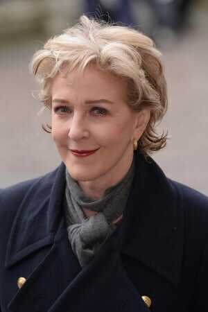 Patricia Hodge